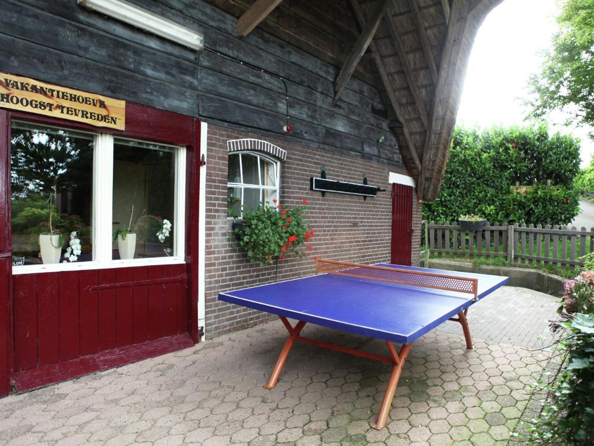 Quaint Farmhouse Near River In Oosterwijk Leerdam Exterior photo