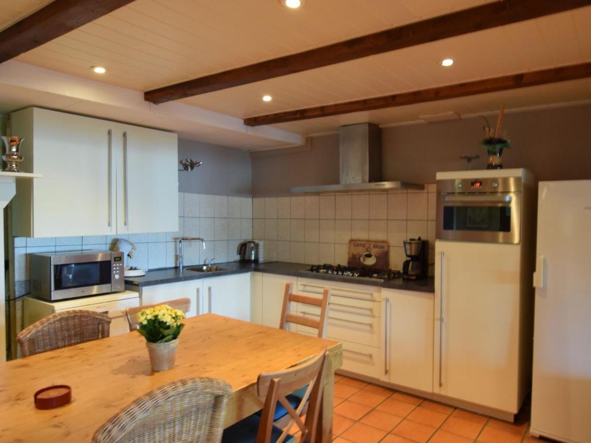 Quaint Farmhouse Near River In Oosterwijk Leerdam Exterior photo